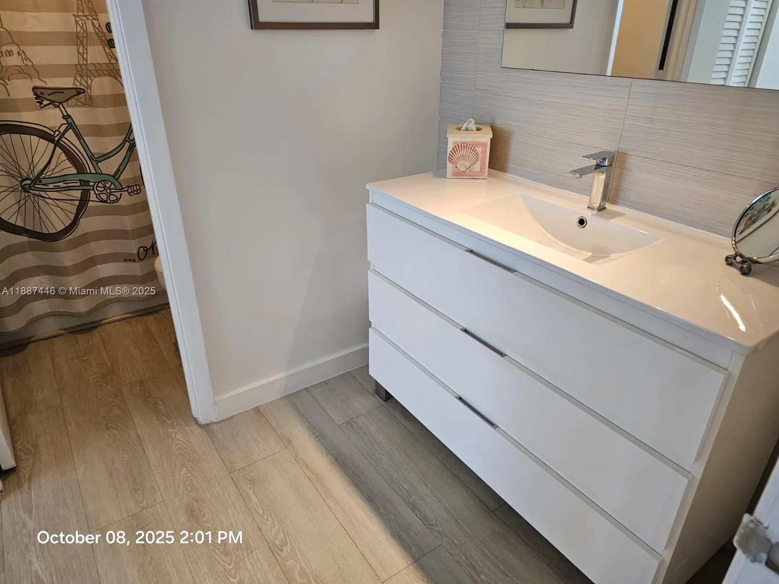 300 Bayview Dr # 1402, Sunny Isles Beach, FL 33160 photo 9