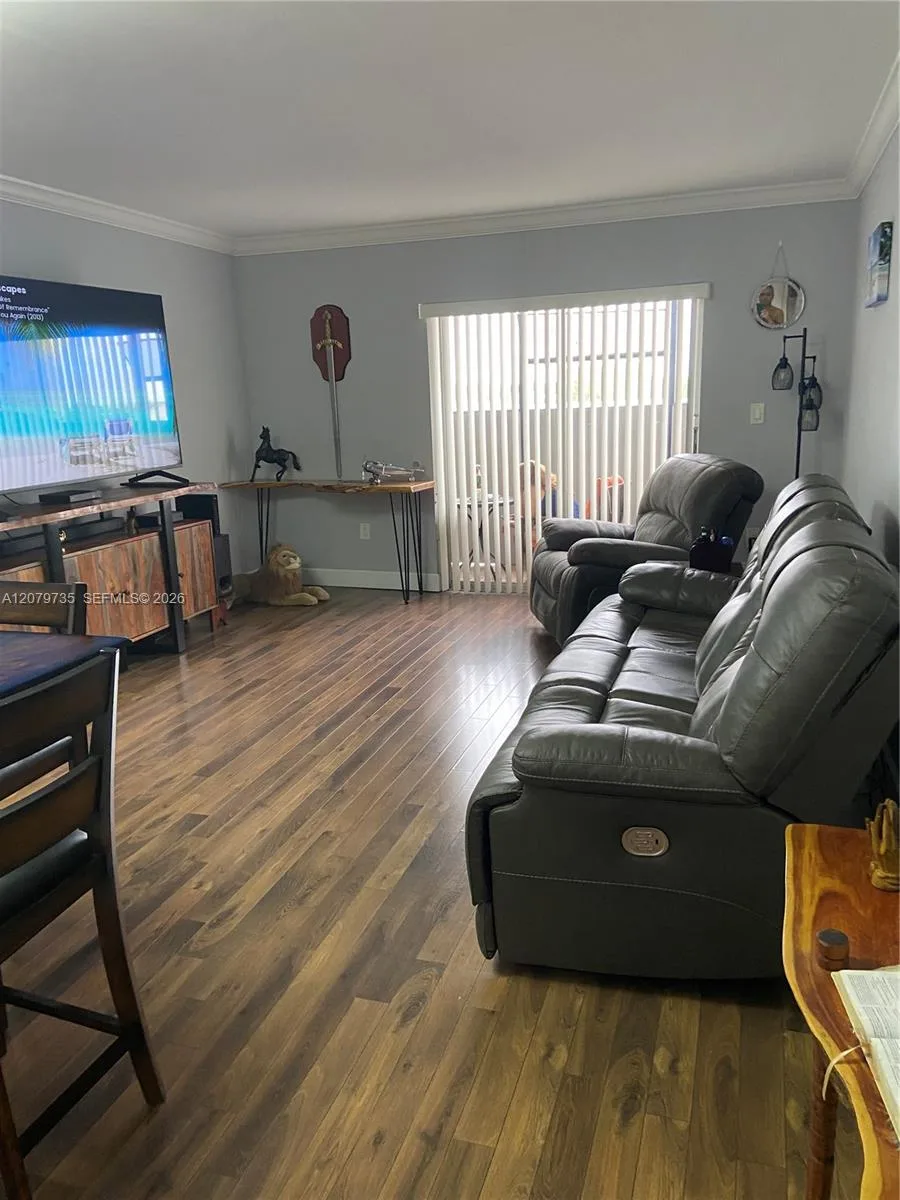 1075 W 68th St # 403, Hialeah, FL 33014