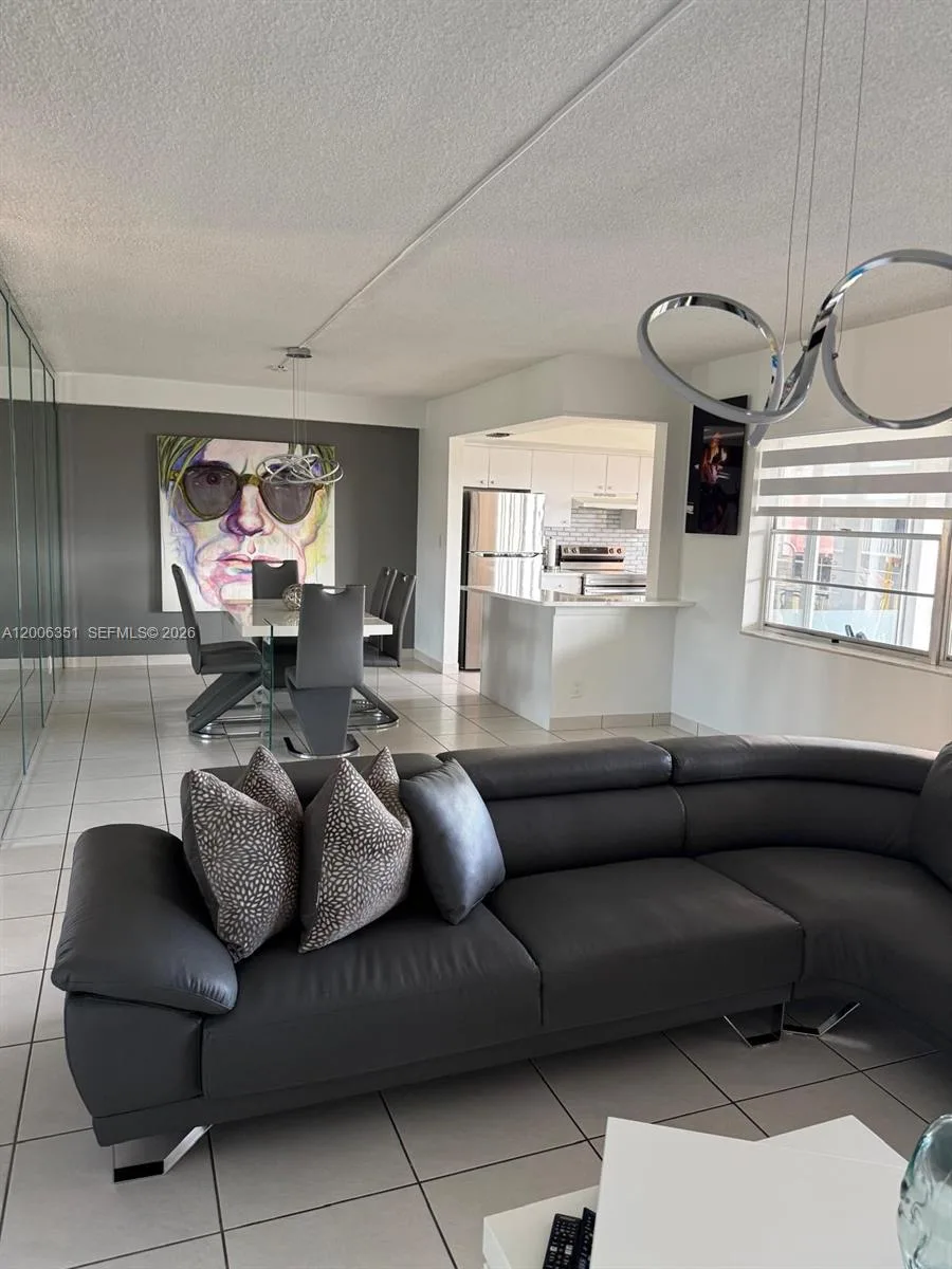 200 NE 12th Ave # 7E, Hallandale Beach, FL 33009 photo 3