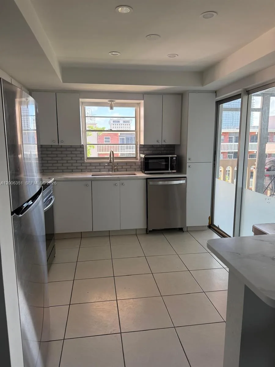 200 NE 12th Ave # 7E, Hallandale Beach, FL 33009 photo 8