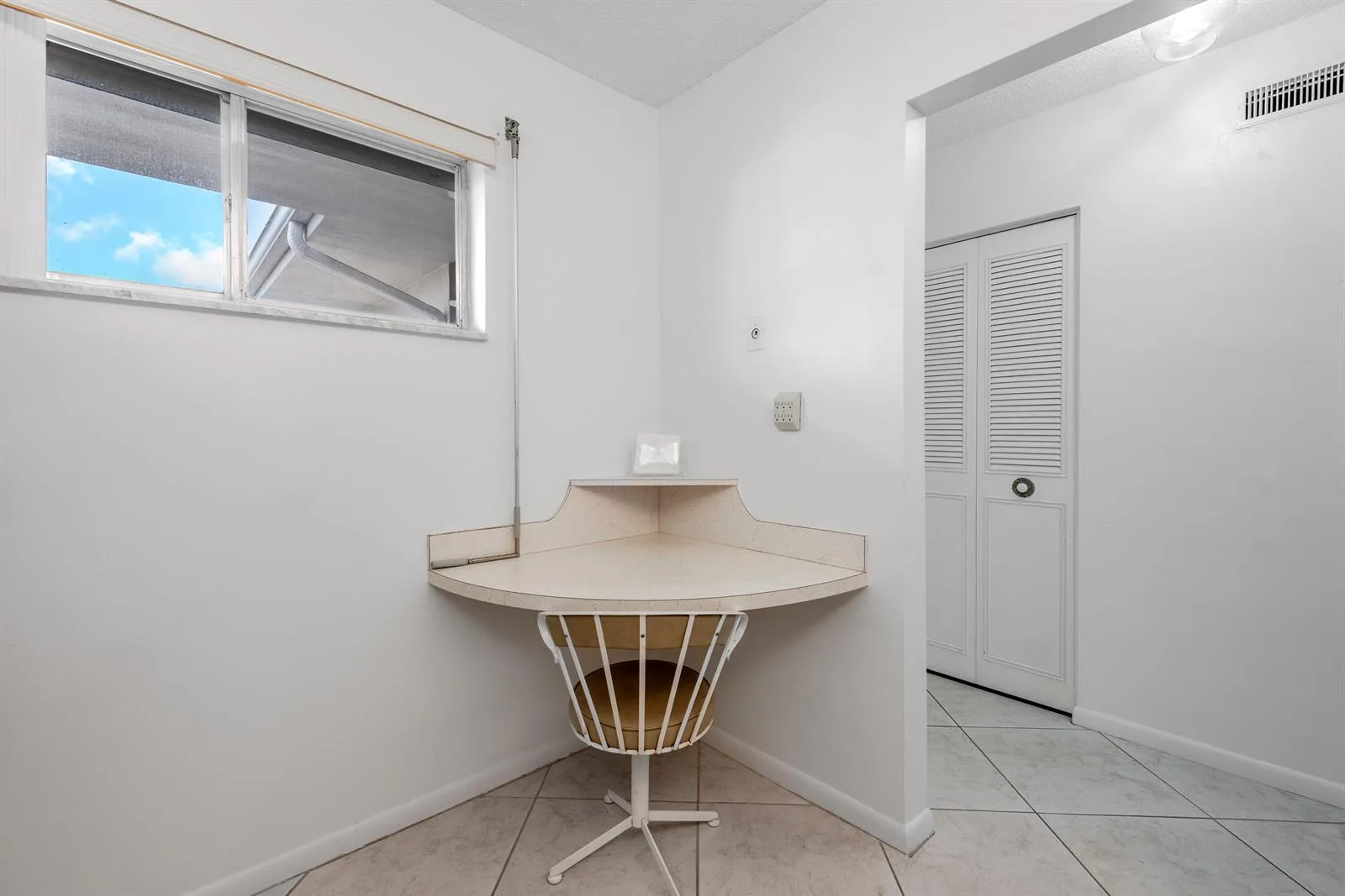 2615 Garden Drive N # 307, Lake Worth, FL 33461 photo 8