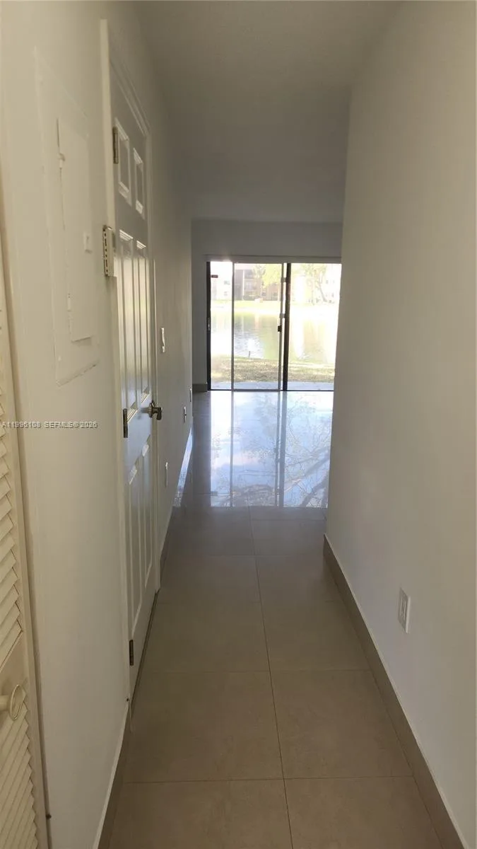 210 E Palm Cir E, Pembroke Pines, FL 33025 photo 2