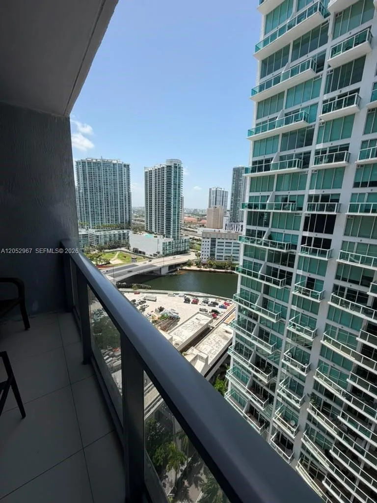 31 SE 6th St # 2604, Miami, FL 33131 photo 12