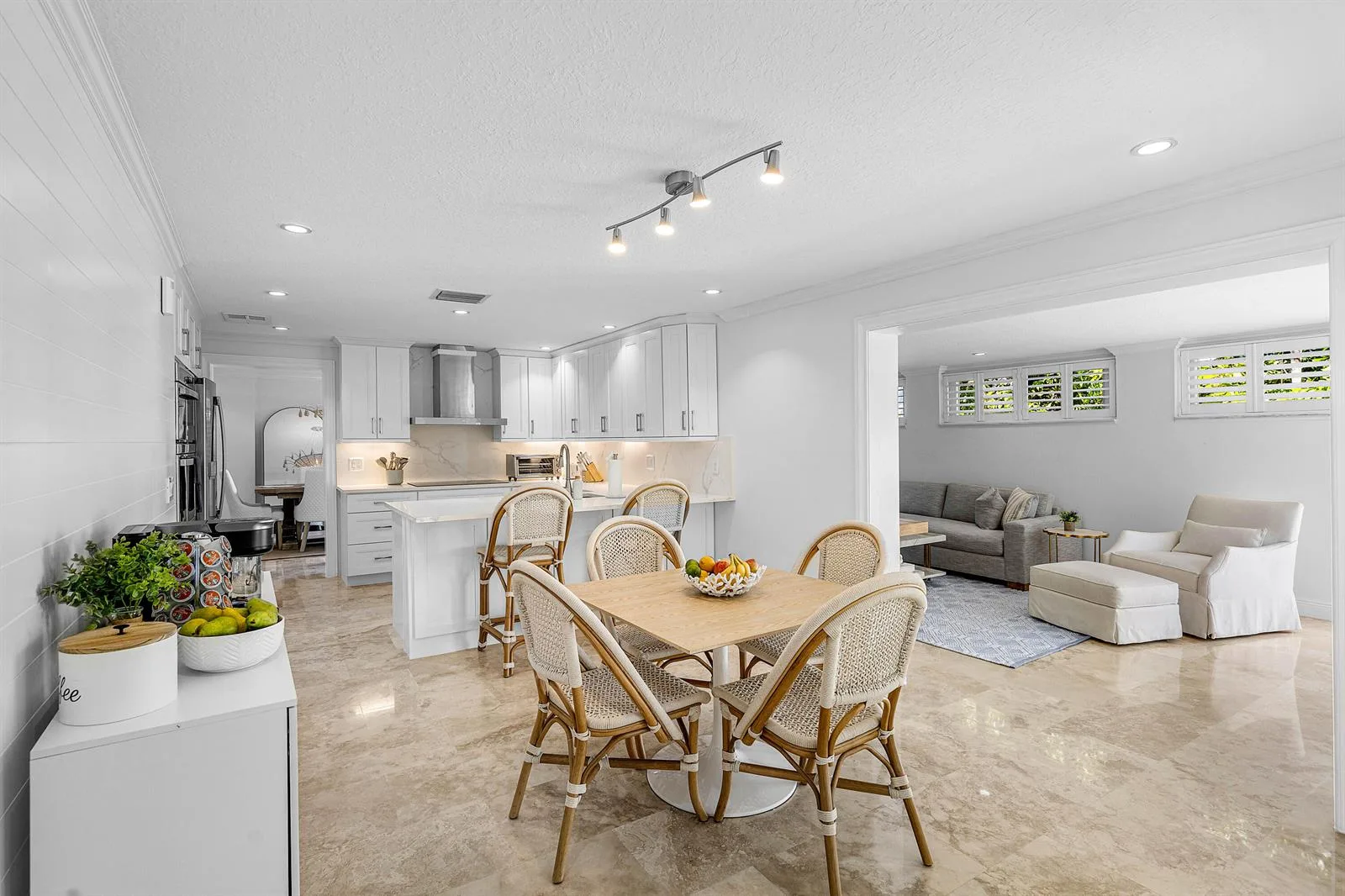 820 Palm Trail, Delray Beach, FL 33483 photo 9