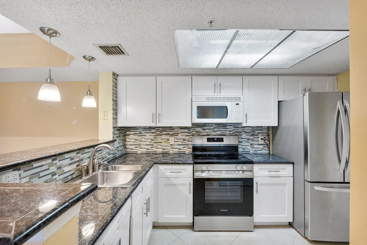 5011 Wiles Road # 303, Coconut Creek, FL 33073 — zdjęcie 2