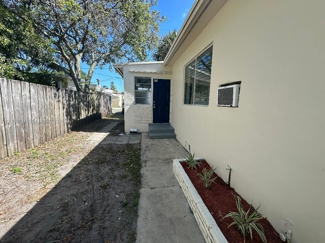 1948 Lincoln St # 2, Hollywood, FL 33020