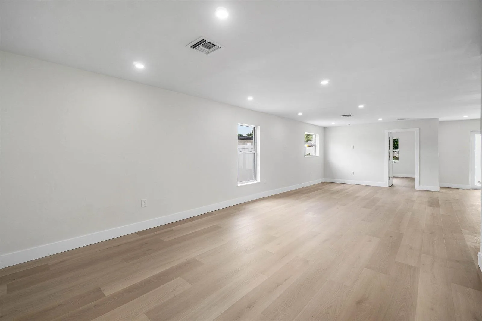 325 SW 8TH Avenue, Delray Beach, FL 33444 photo 13