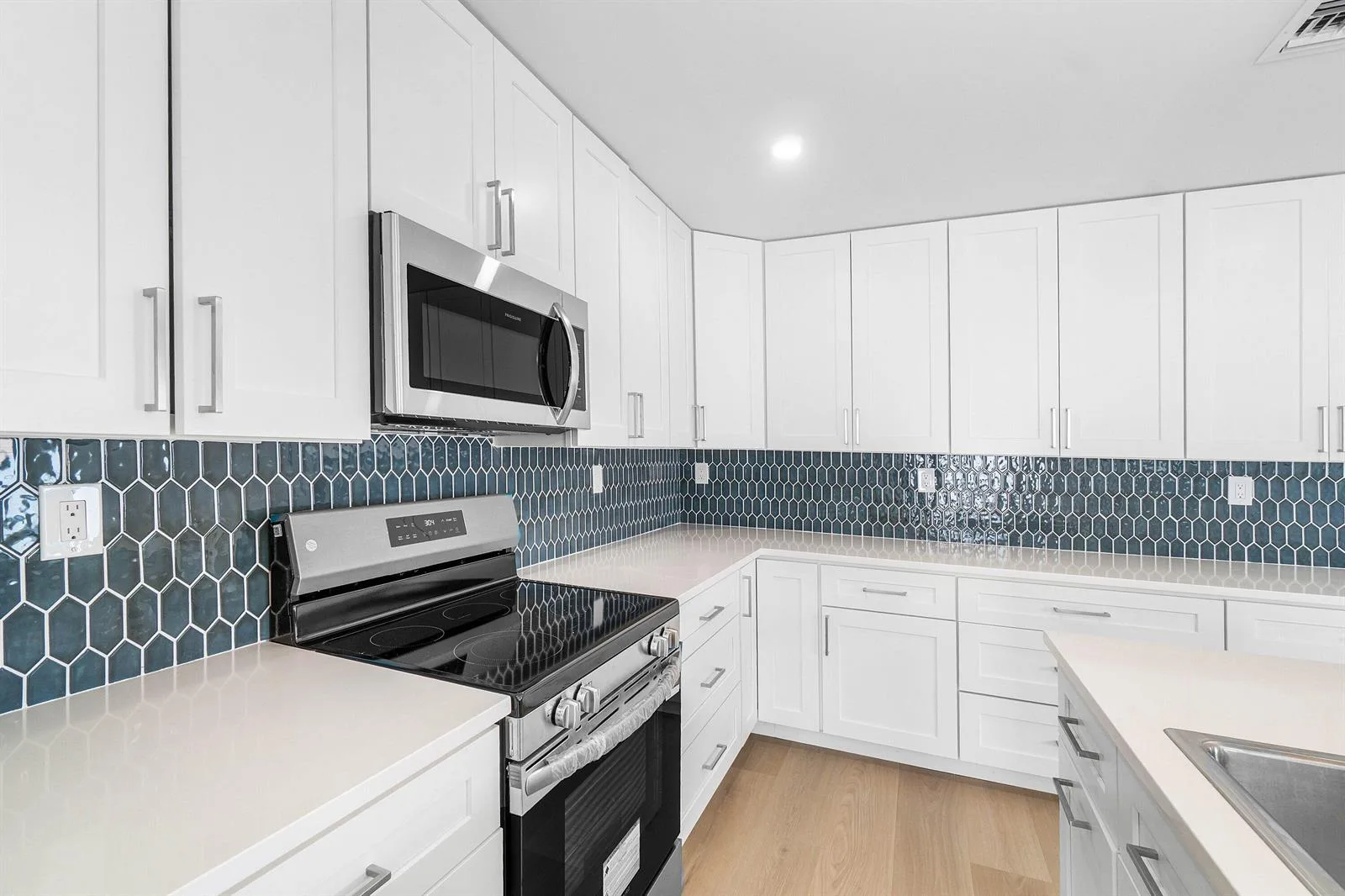 325 SW 8TH Avenue, Delray Beach, FL 33444 photo 8