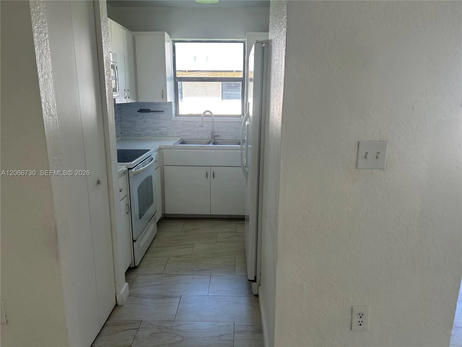 2124-2126 Thomas St # 2126, Hollywood, FL 33020 photo 6