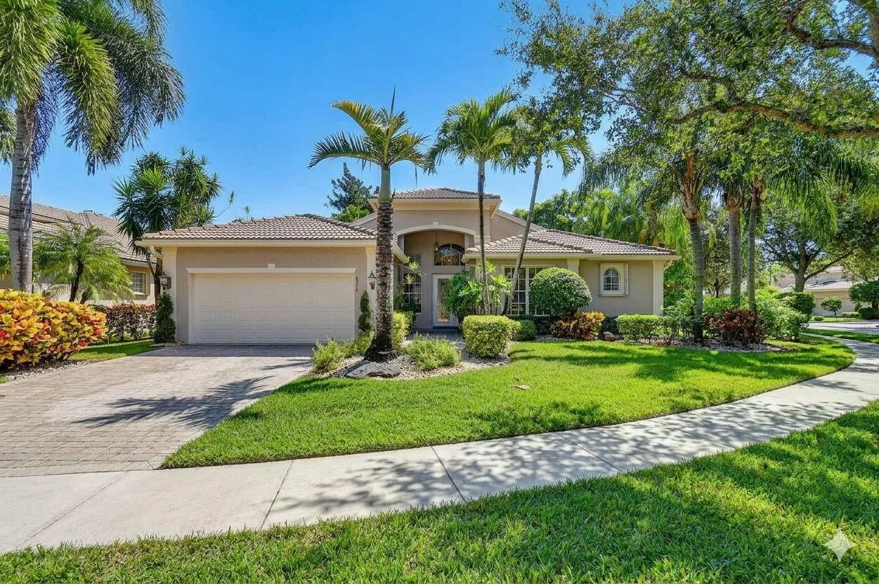 8934 MAJORCA BAY Drive, Lake Worth, FL 33467