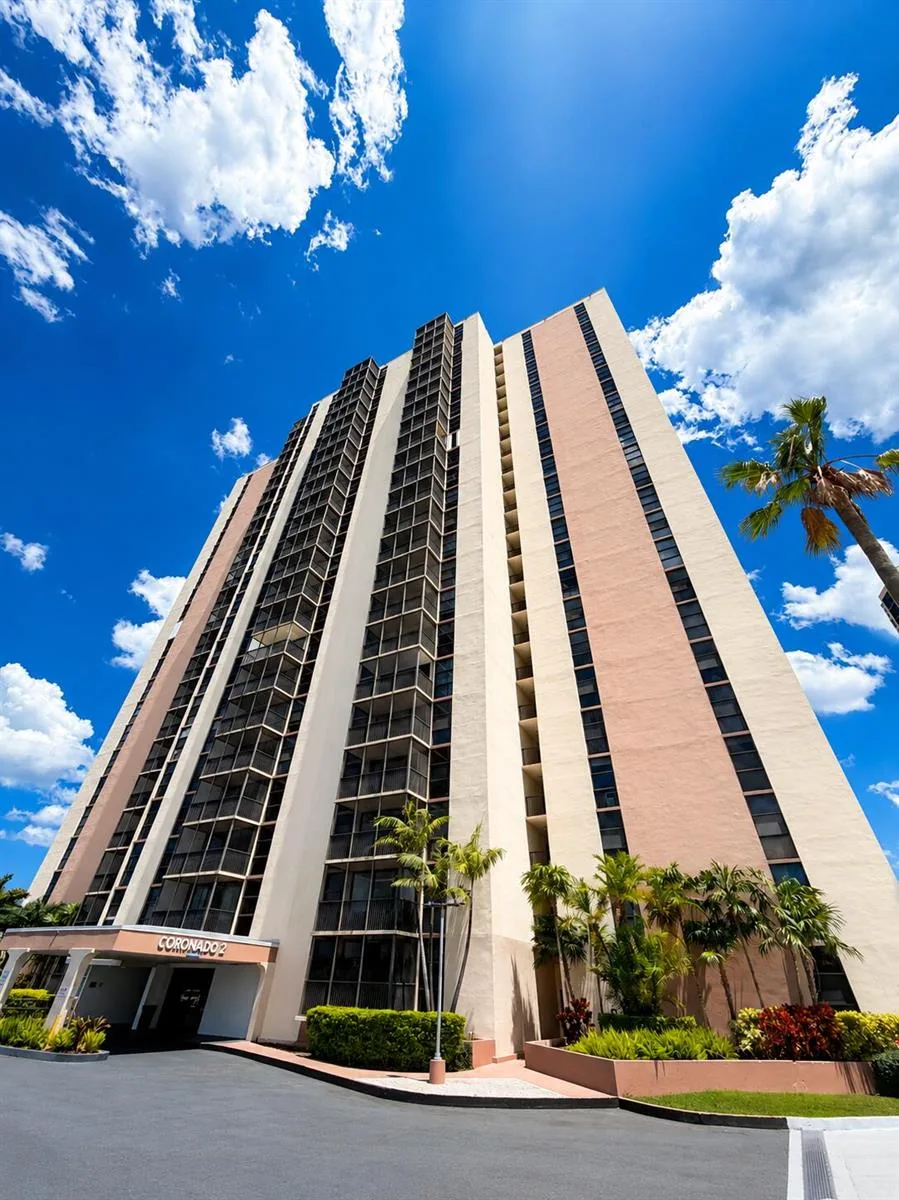 20301 W Country Club Drive # 329, Aventura, FL 33180