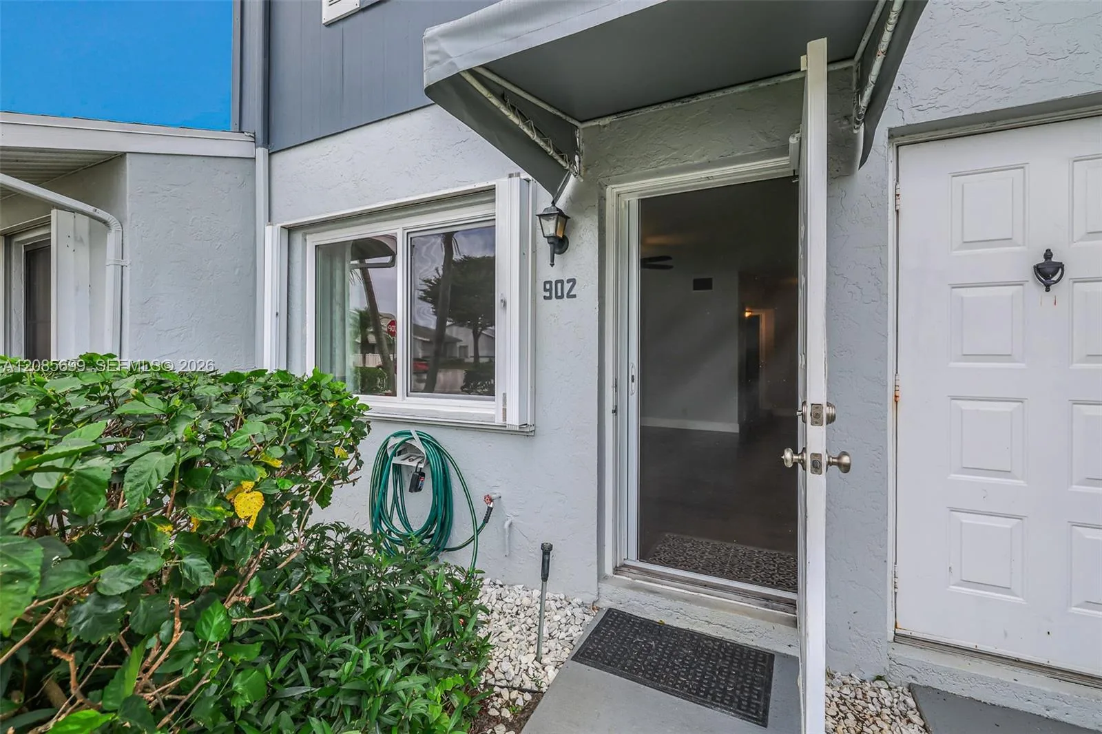 2641 Gately Dr W # 902, West Palm Beach, FL 33415