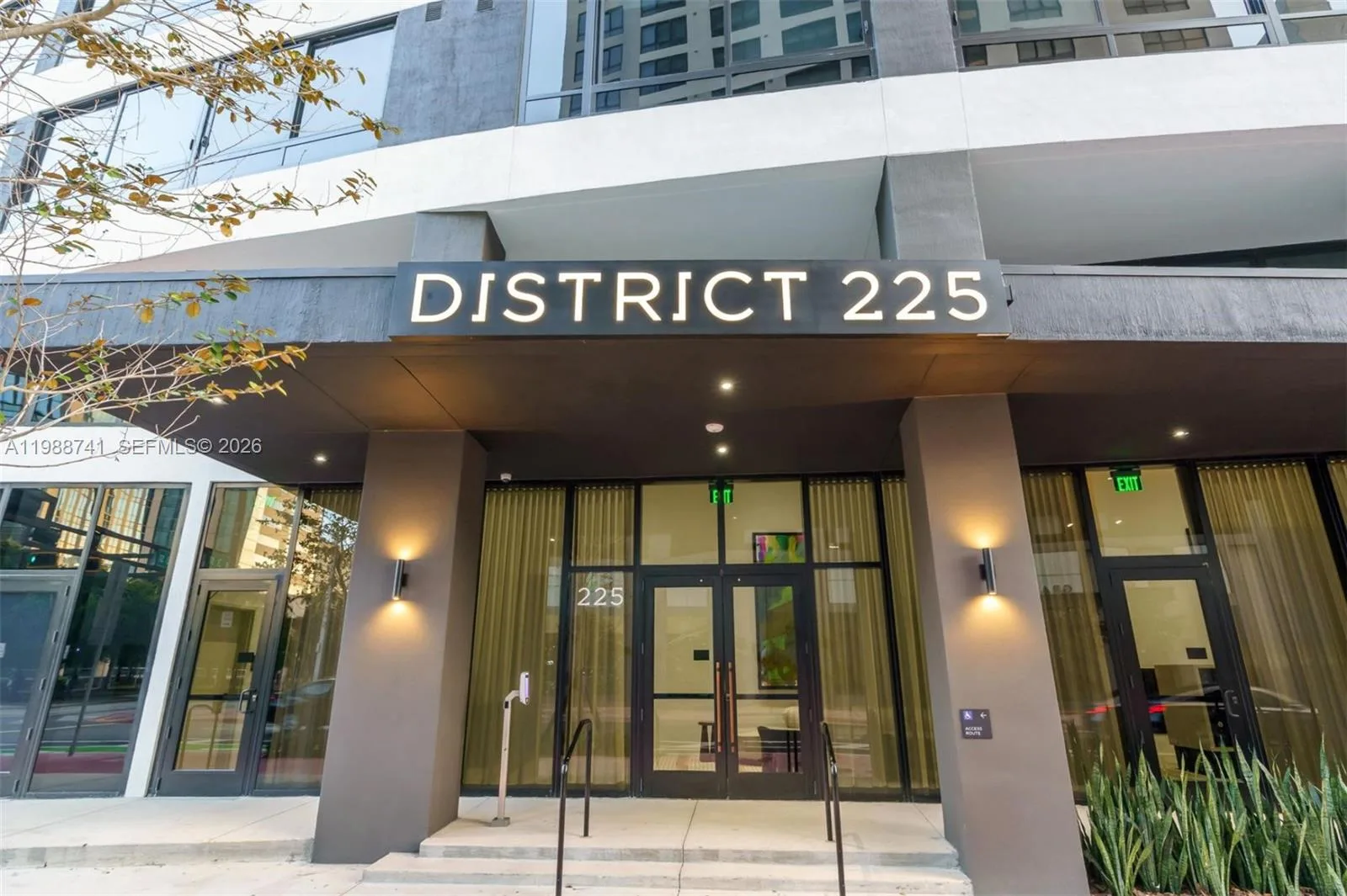 225 N Miami Ave # 1709, Miami, FL 33131