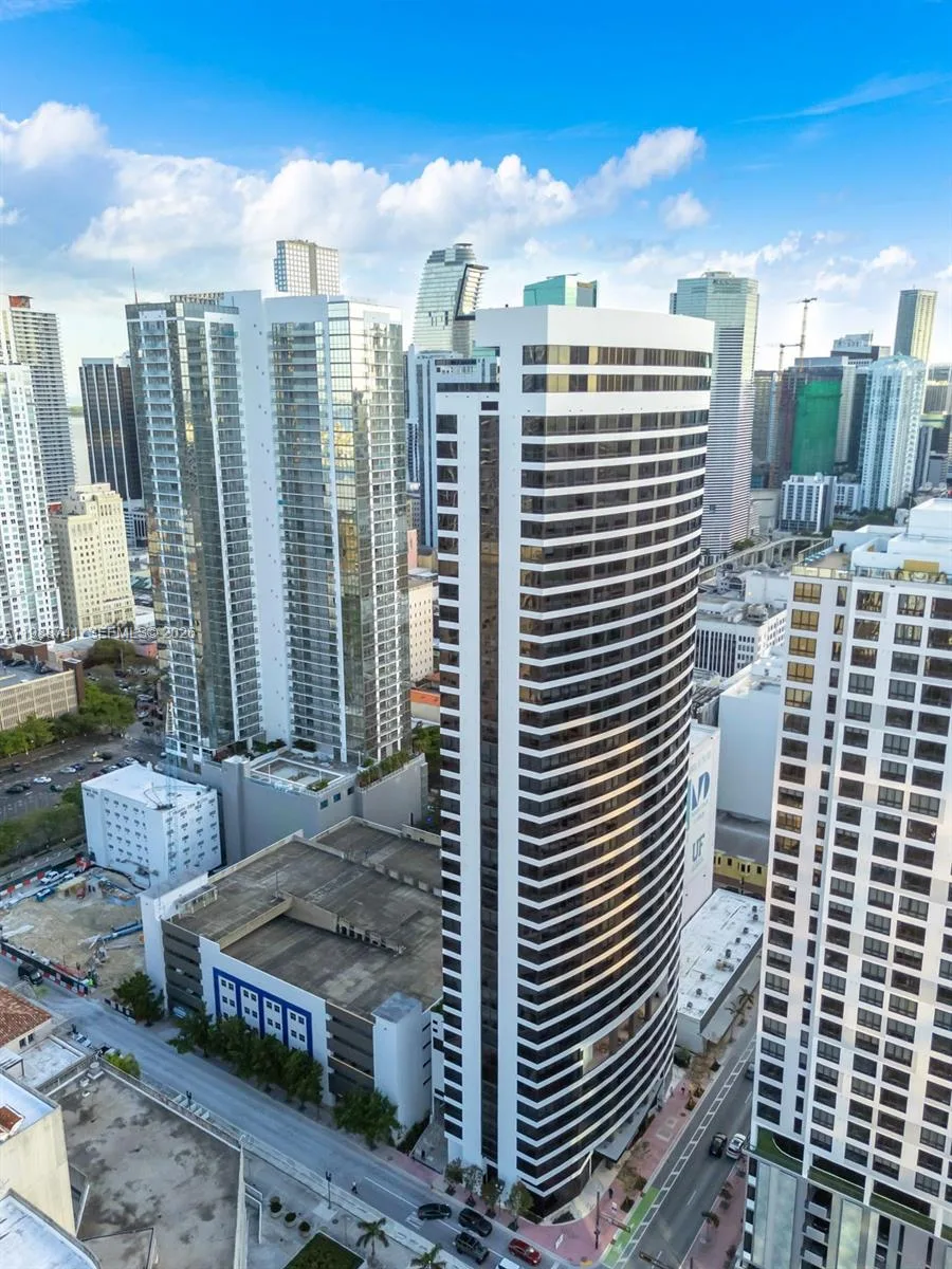 225 N Miami Ave # 1709, Miami, FL 33131 photo 2