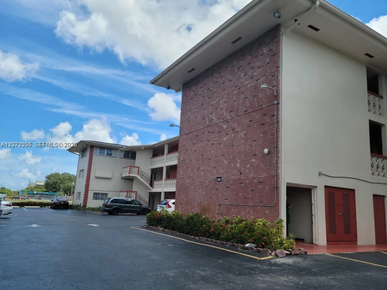 4730 NW 10th Ct # 302, Plantation, FL 33313