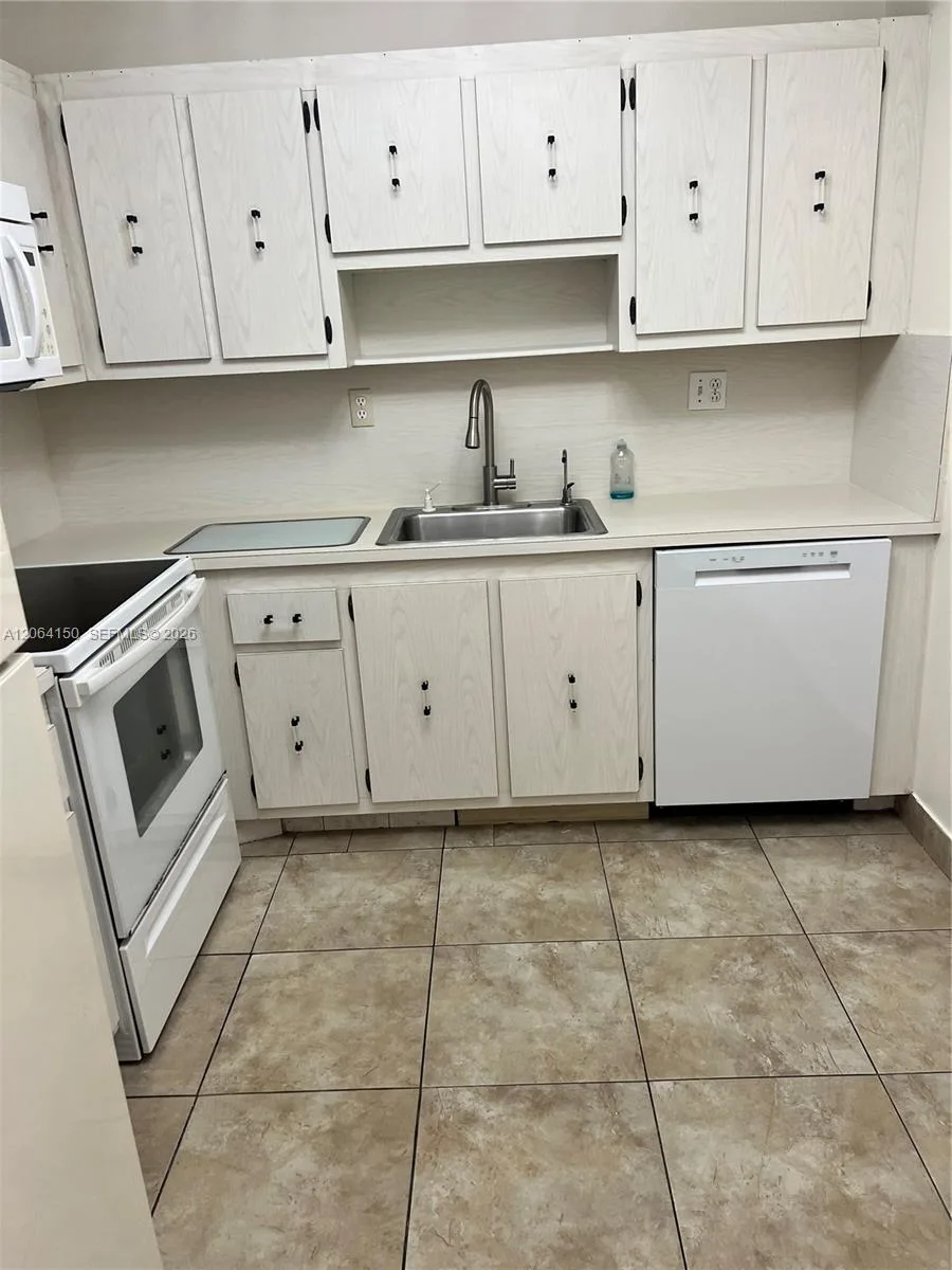 600 Three Islands Blvd # 1609, Hallandale Beach, FL 33009 photo 4
