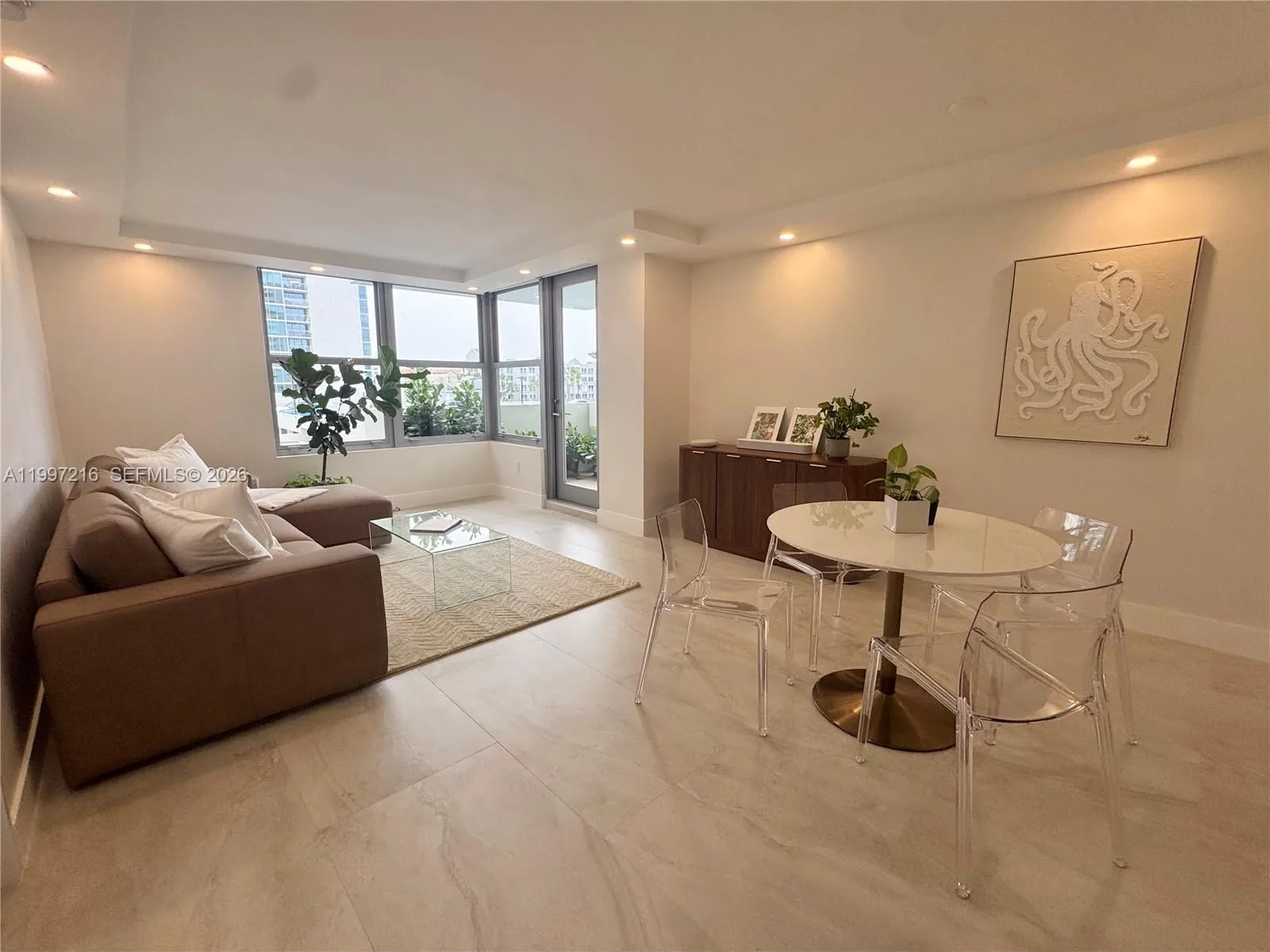 2899 Collins Ave # 424, Miami Beach, FL 33140