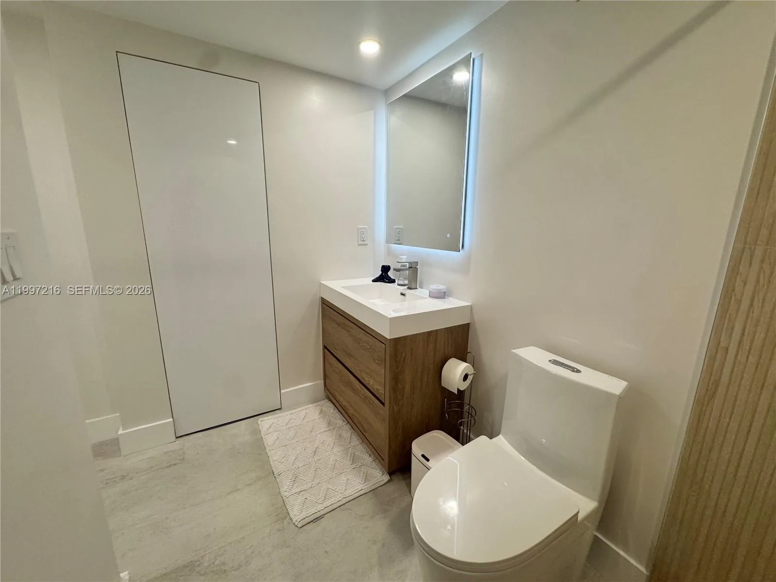 2899 Collins Ave # 424, Miami Beach, FL 33140 photo 11