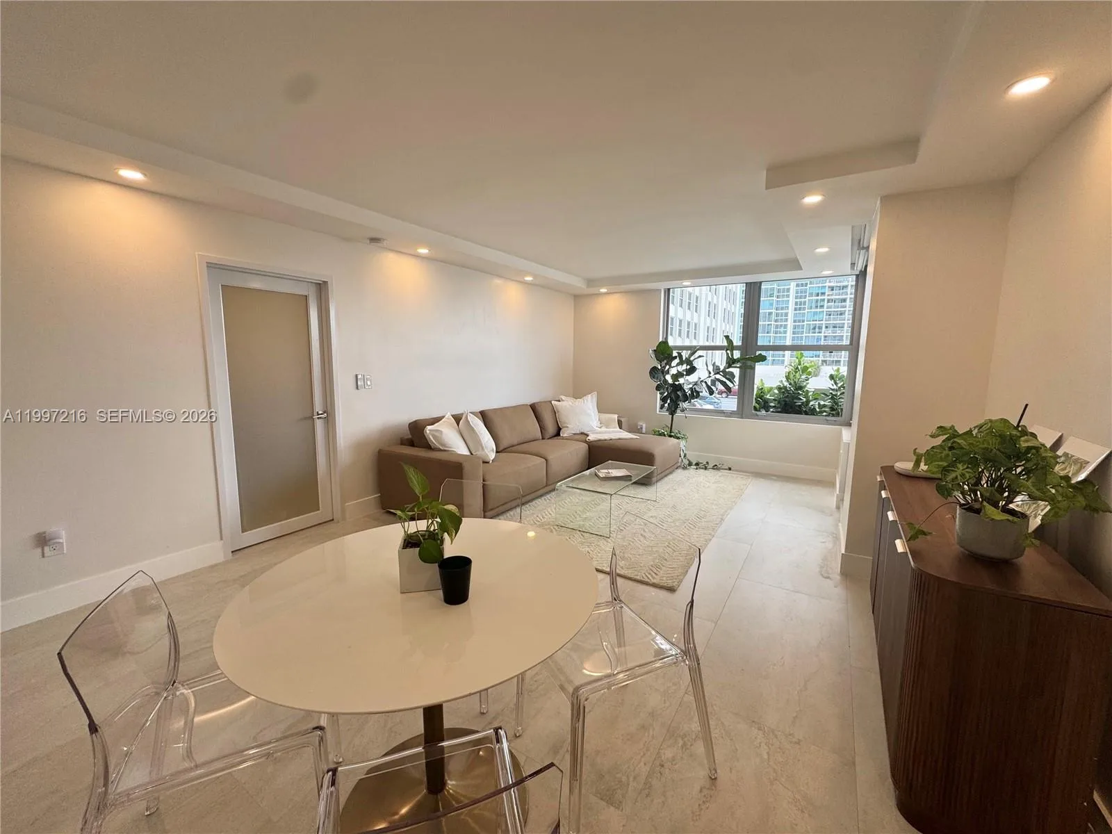2899 Collins Ave # 424, Miami Beach, FL 33140 photo 2