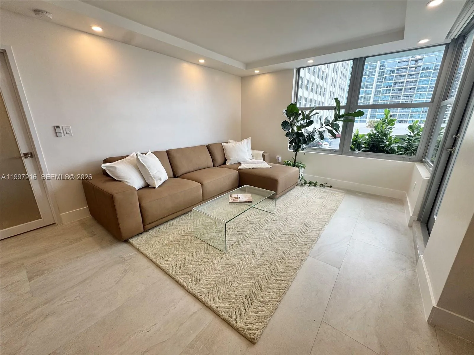 2899 Collins Ave # 424, Miami Beach, FL 33140 photo 3