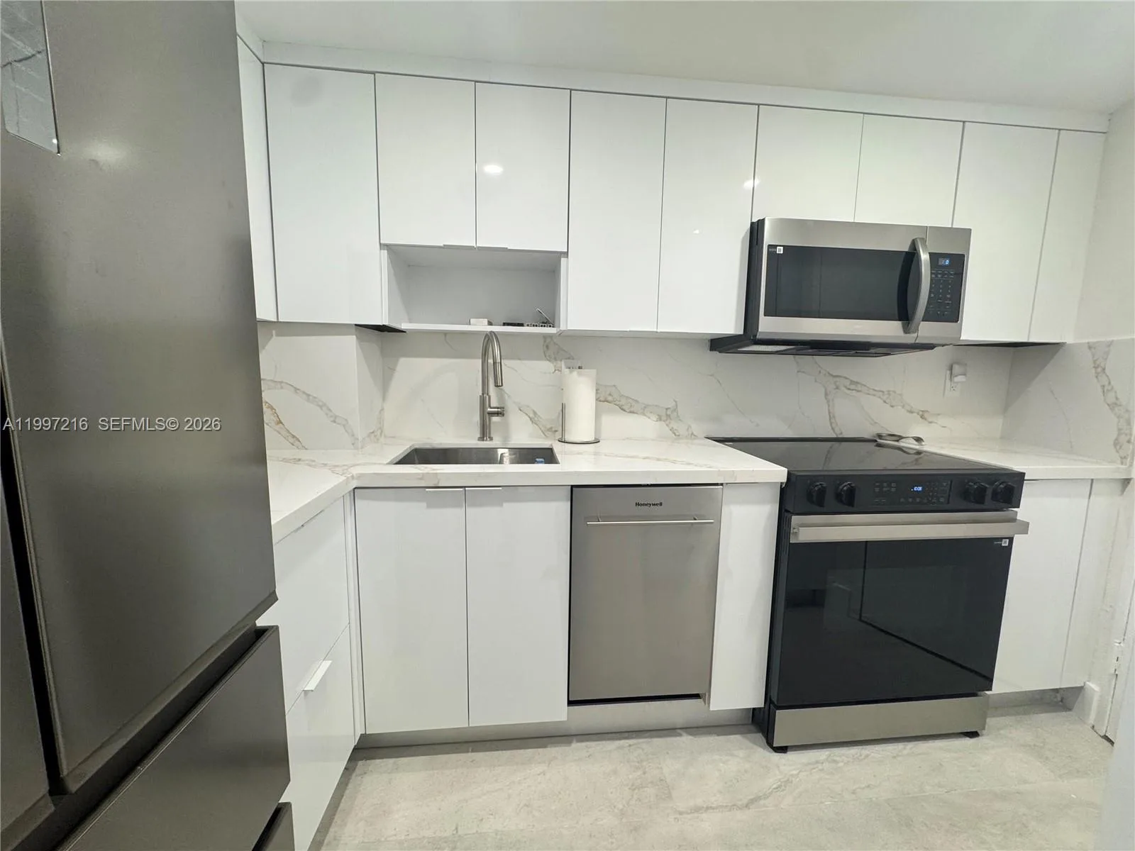 2899 Collins Ave # 424, Miami Beach, FL 33140 photo 5