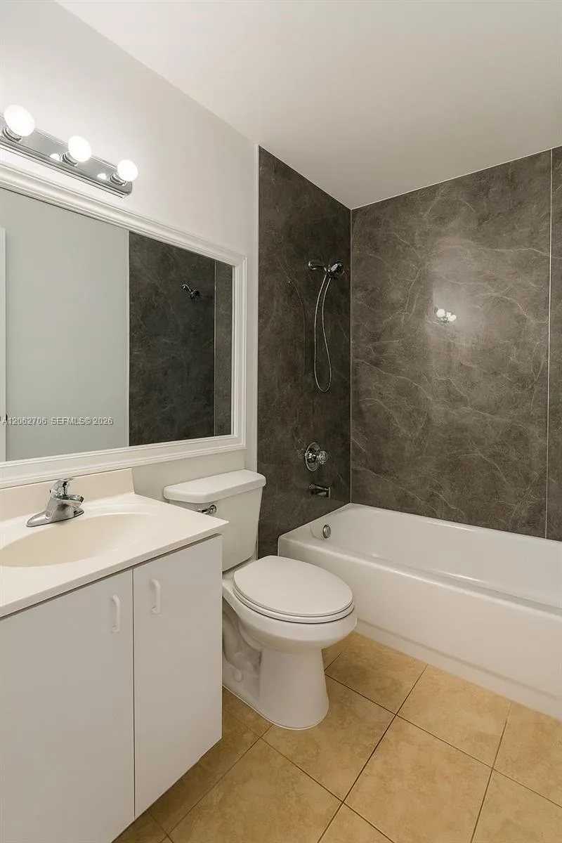 8170 NW 10th St # 2, Miami, FL 33126 photo 8