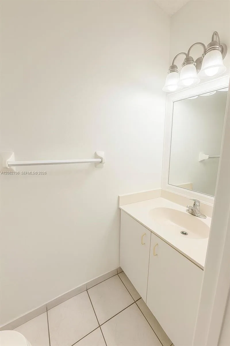 8170 NW 10th St # 2, Miami, FL 33126 photo 9