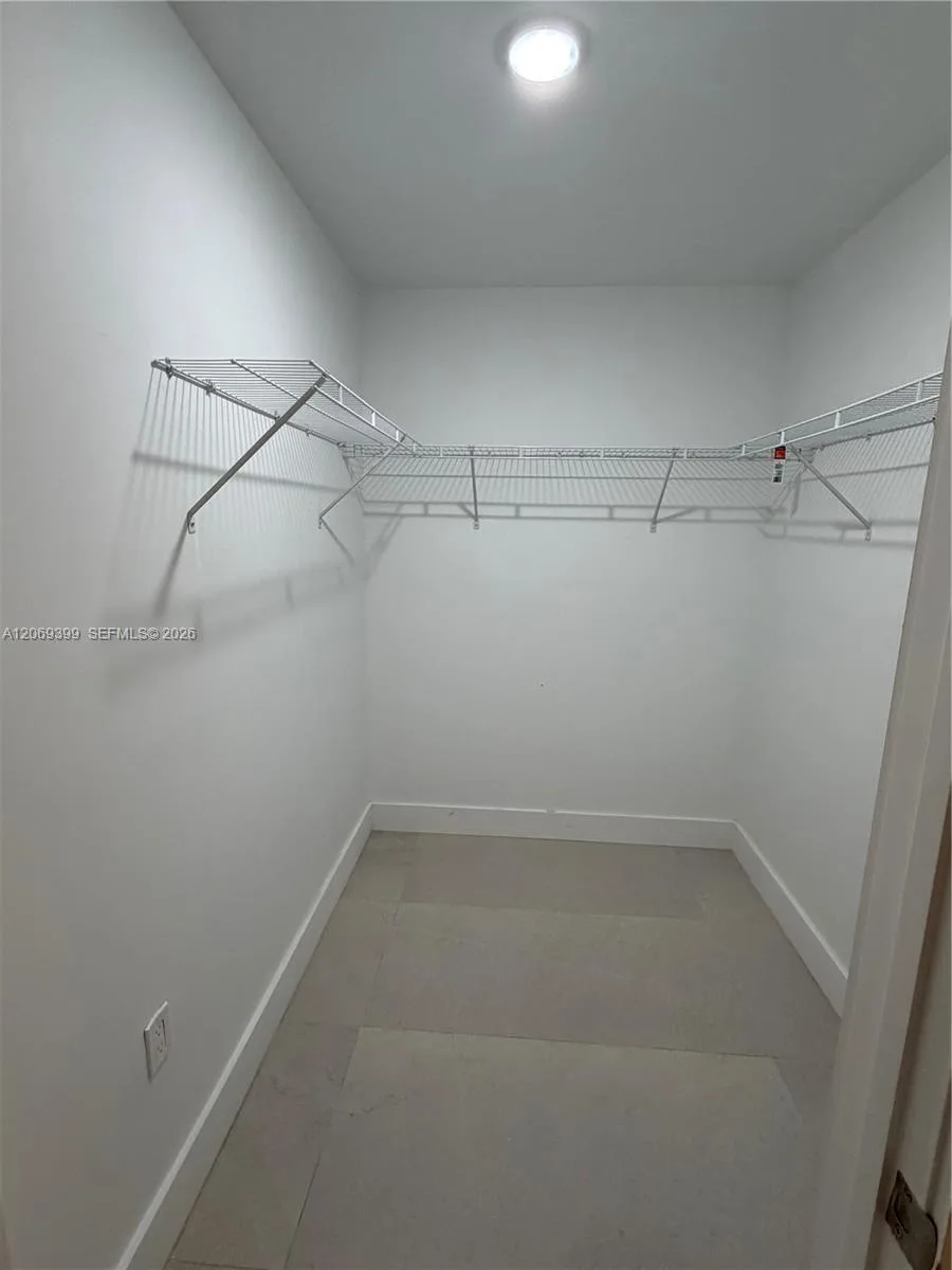 2641 NW 24th Ct # 203, Miami, FL 33142 — zdjęcie 5