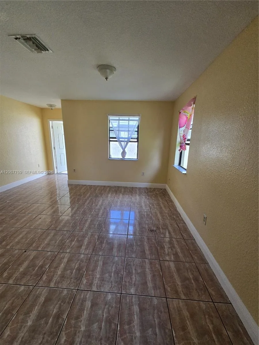311 NW 97th St # 311, Miami, FL 33150 photo 2