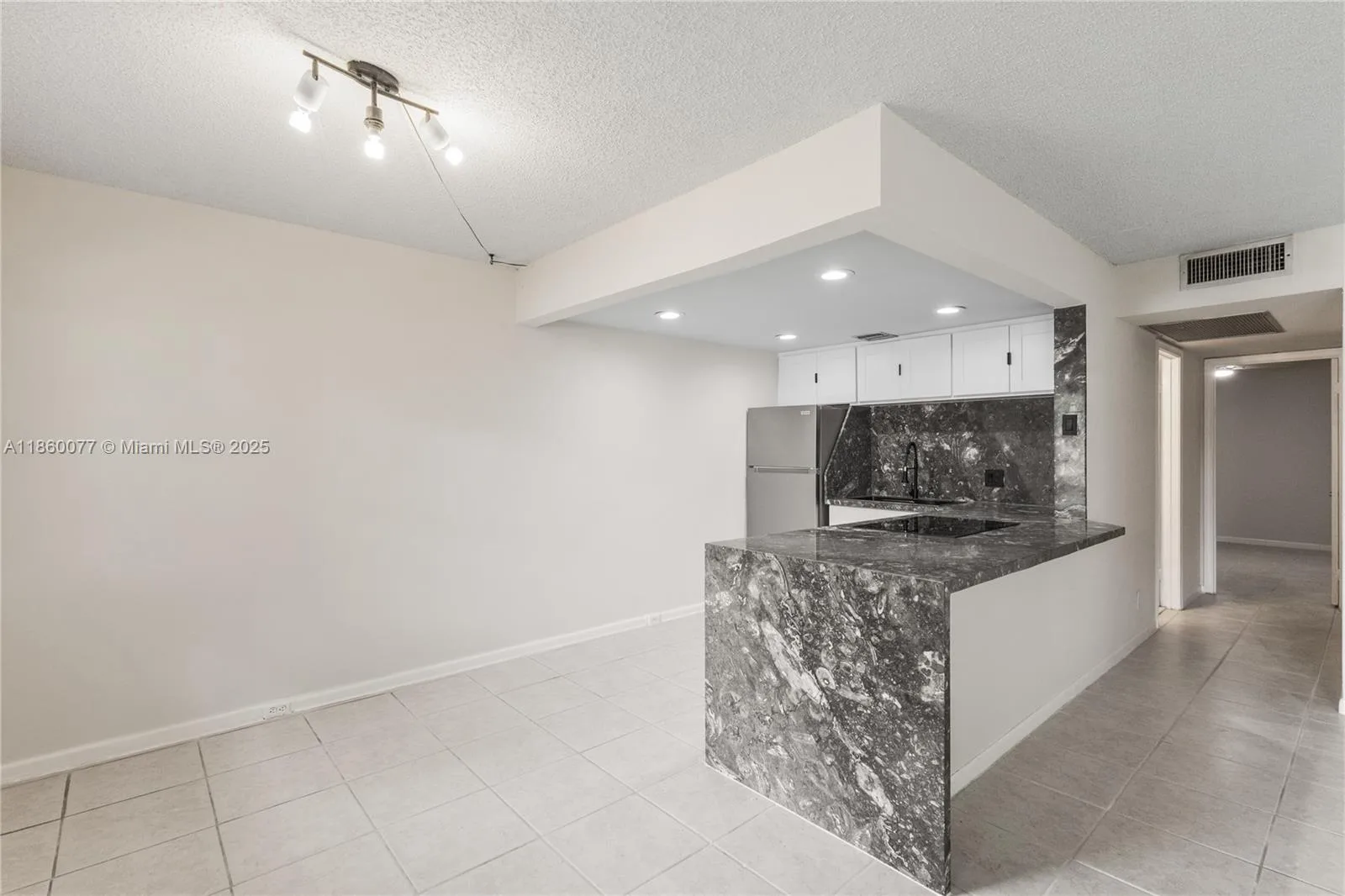 251 SW 132 way # 114H, Pembroke Pines, FL 33027 photo 3