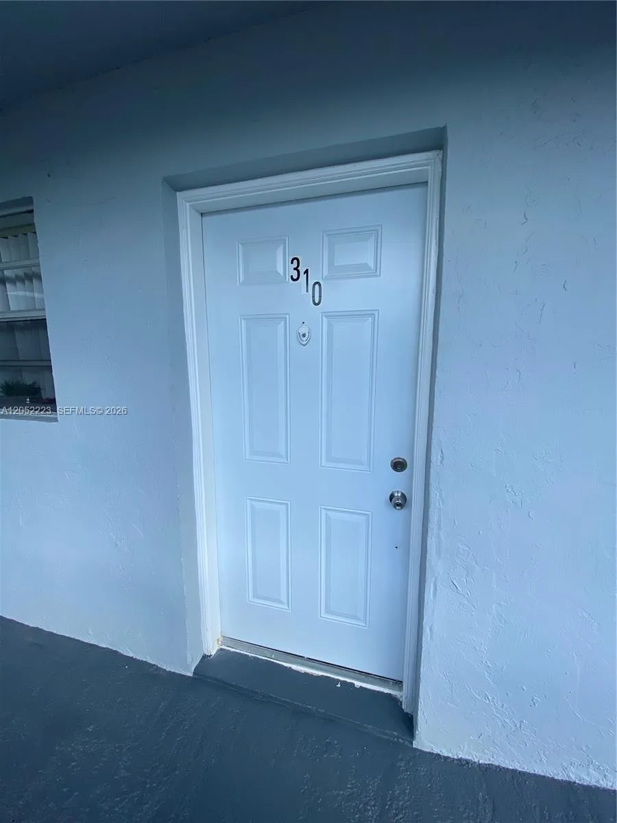 1755 W 60th St # D310, Hialeah, FL 33012