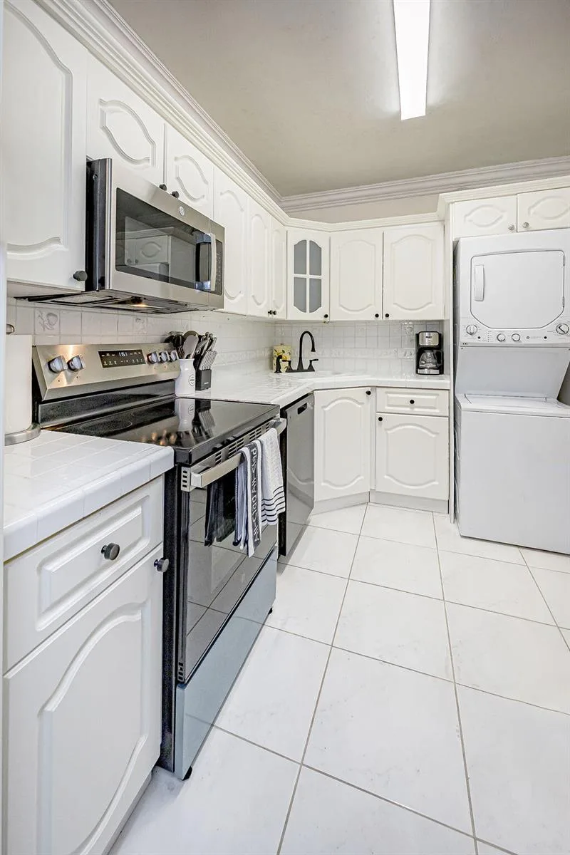 5601 Collins Avenue # 816, Miami Beach, FL 33140 photo 11