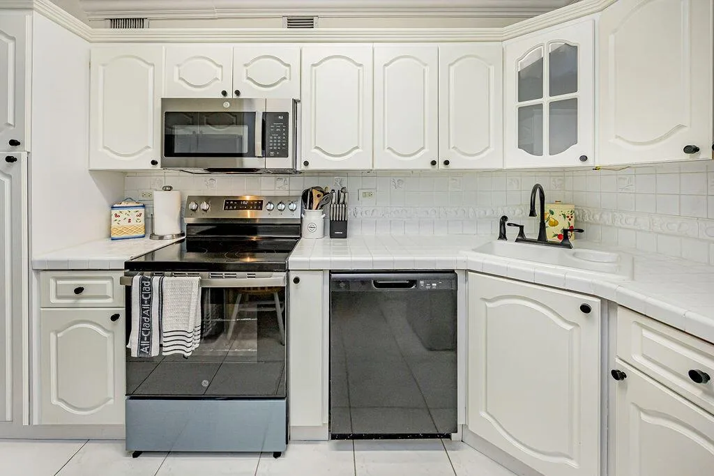 5601 Collins Avenue # 816, Miami Beach, FL 33140 photo 12