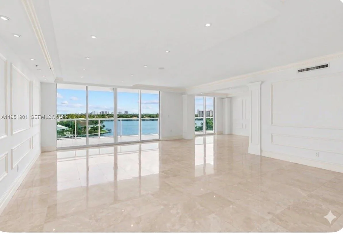 Hamptons South photo 10