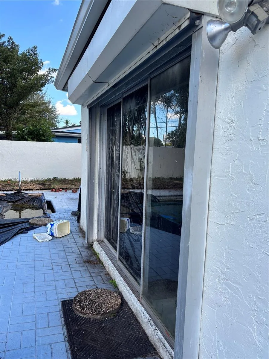 6541 Sherman St, Hollywood, FL 33024 photo 3