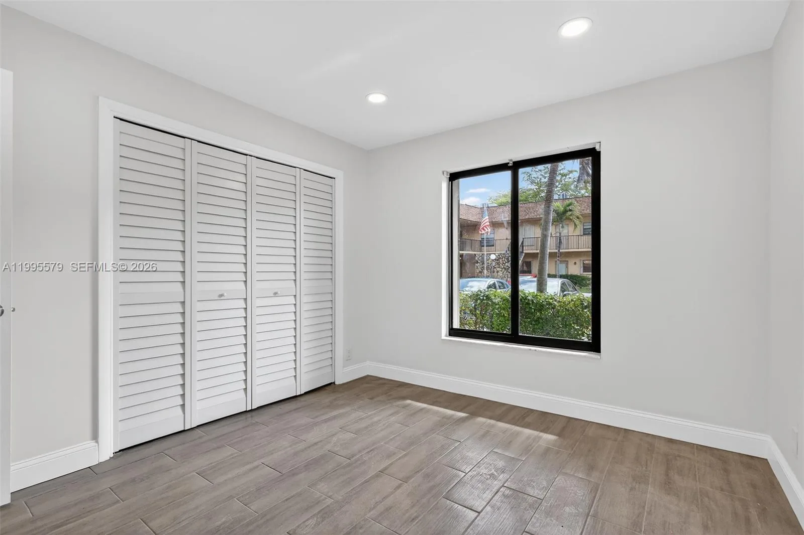 275 Gate Rd # 104, Hollywood, FL 33024 photo 10
