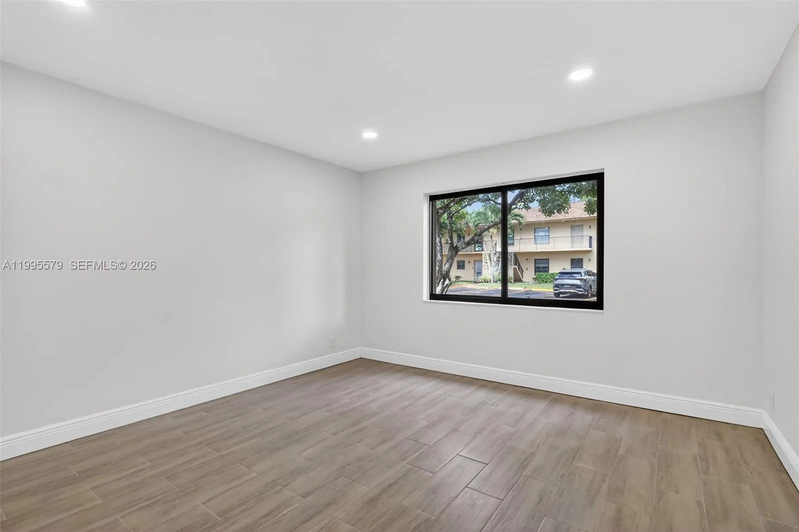 275 Gate Rd # 104, Hollywood, FL 33024 photo 13