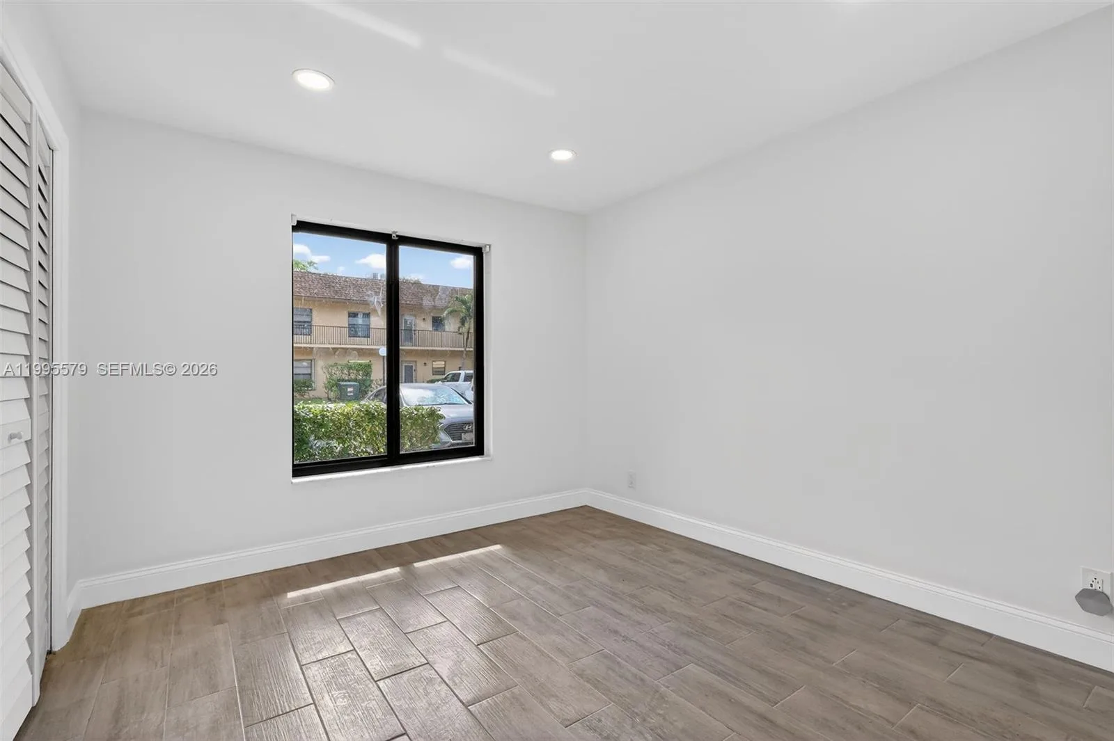 275 Gate Rd # 104, Hollywood, FL 33024 photo 8