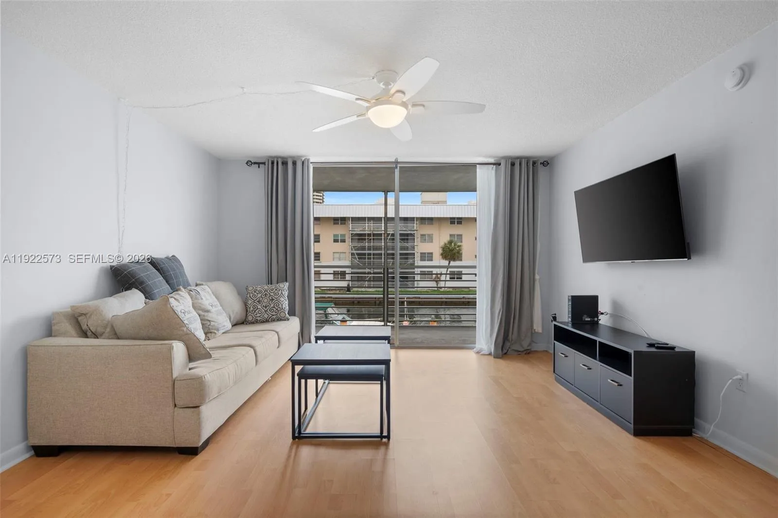 3551 NE 169th St # 212, North Miami Beach, FL 33160