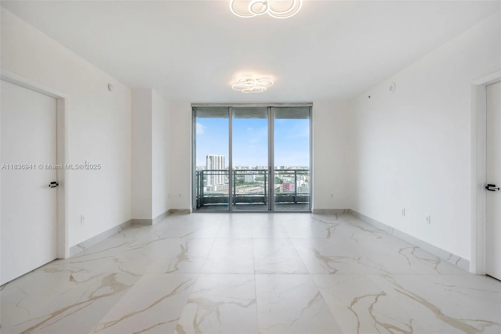 90 SW 3rd St # 2506, Miami, FL 33130