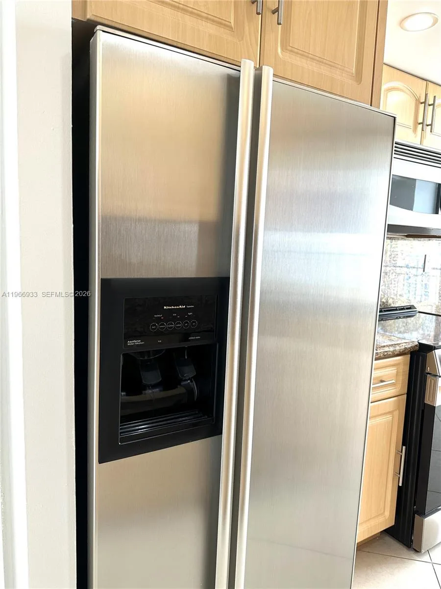 210 174th St # 2411, Sunny Isles Beach, FL 33160 photo 9