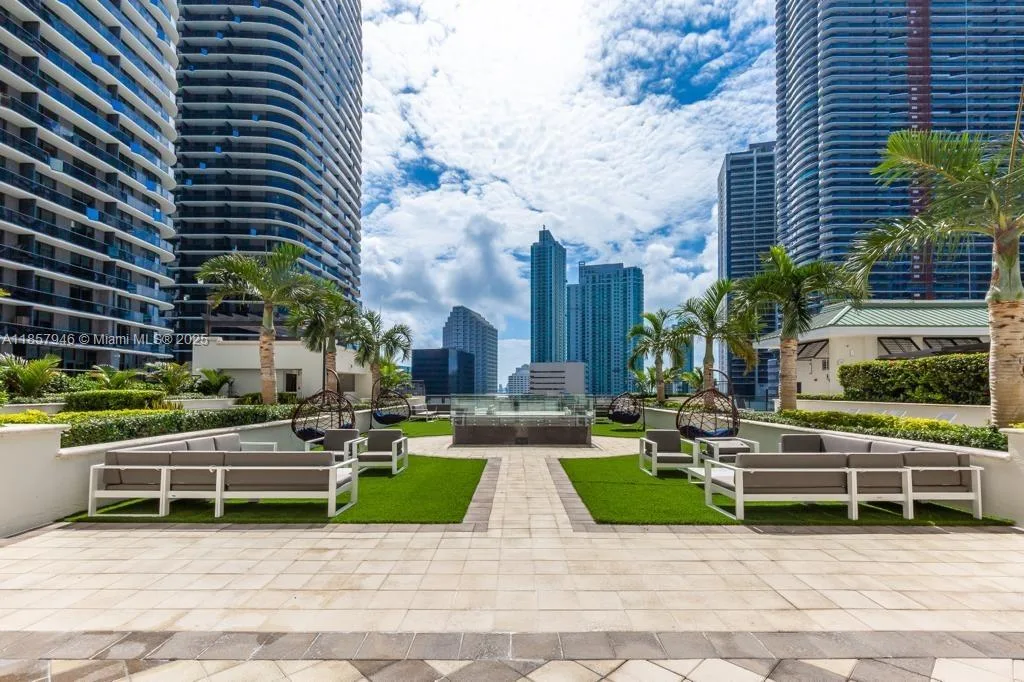 999 SW 1st Ave # 2307, Miami, FL 33130