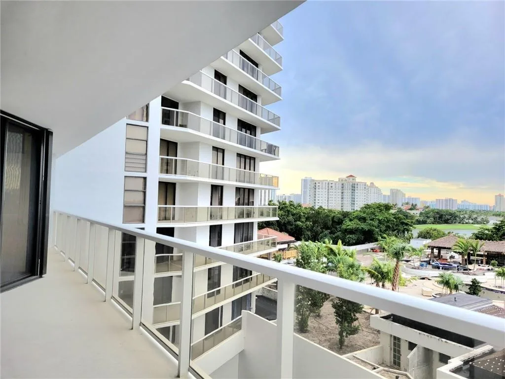 20281 E Country Club Drive E # 503, Aventura, FL 33180 photo 5