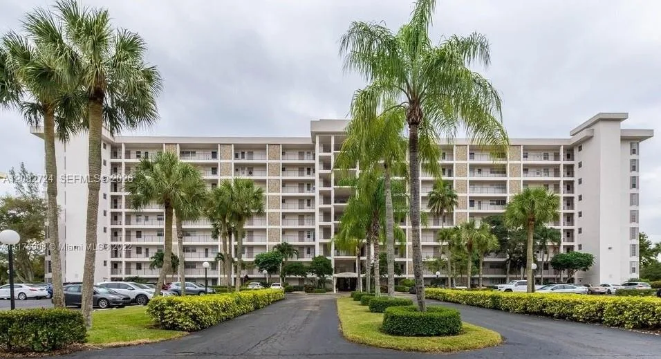 3000 S Course Dr # 304, Pompano Beach, FL 33069