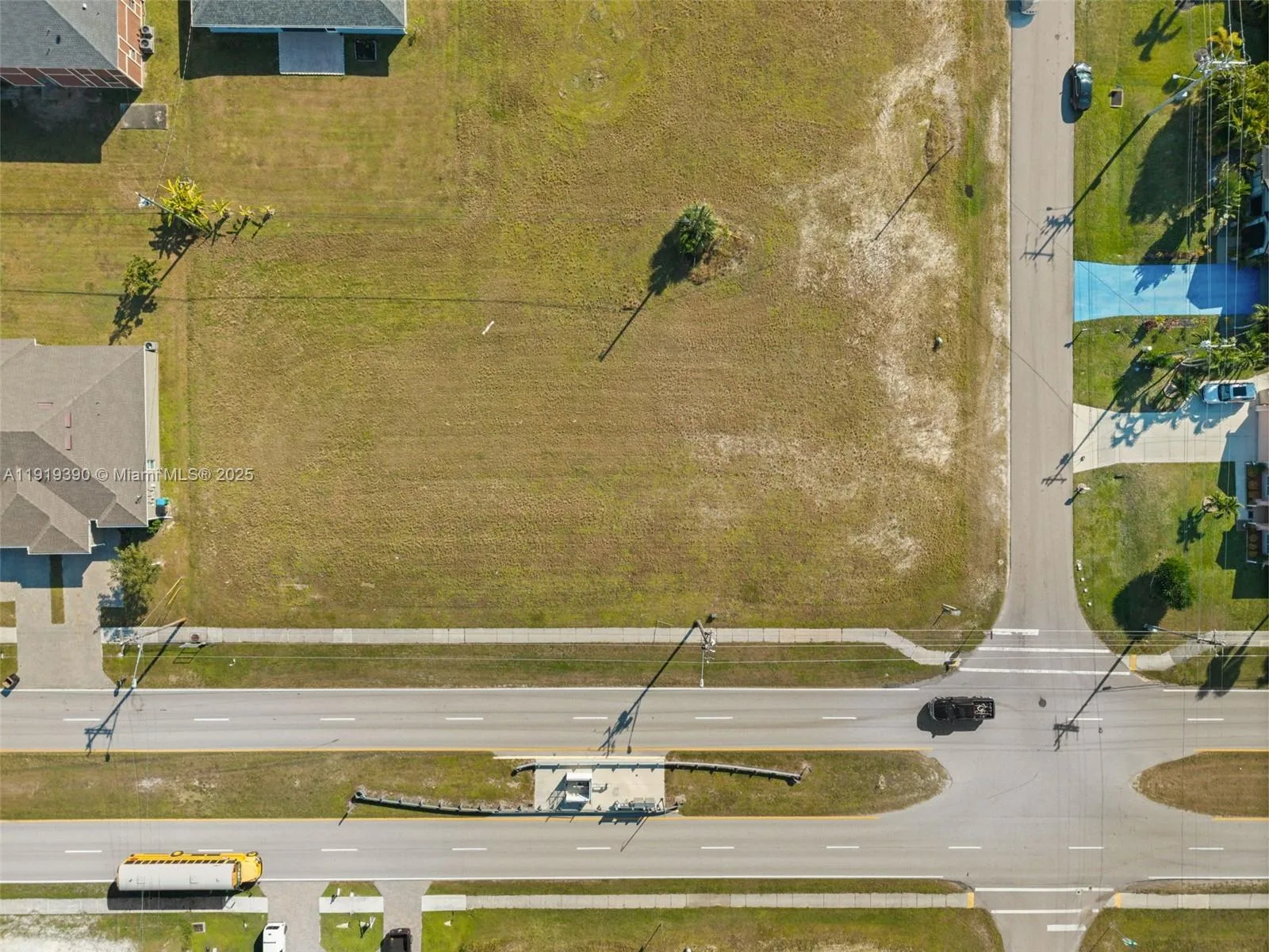 1414 SW Trafalgar PKWY, Cape Coral, FL 33914
