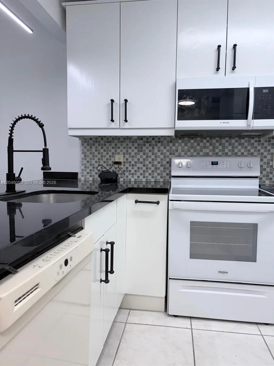 8305 Royal Palm Blvd # 103, Coral Springs, FL 33065 photo 2