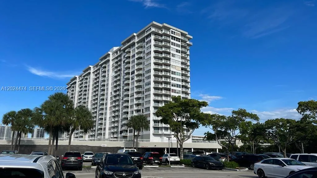 18061 Biscayne Blvd # 1404, Aventura, FL 33160