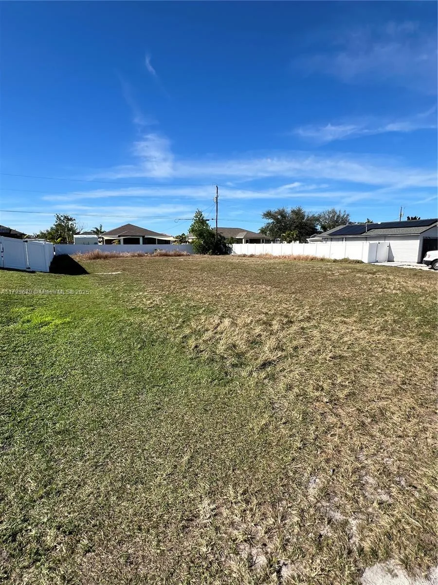 2808 NE 7 Ave, Cape Coral, FL 33909 photo 3