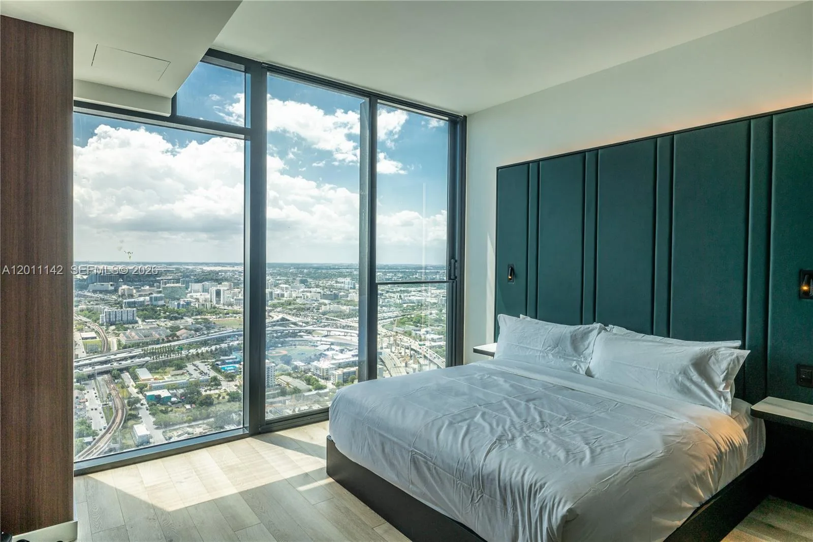 20 NE 11th st # 5306, Miami, FL 33132 photo 2