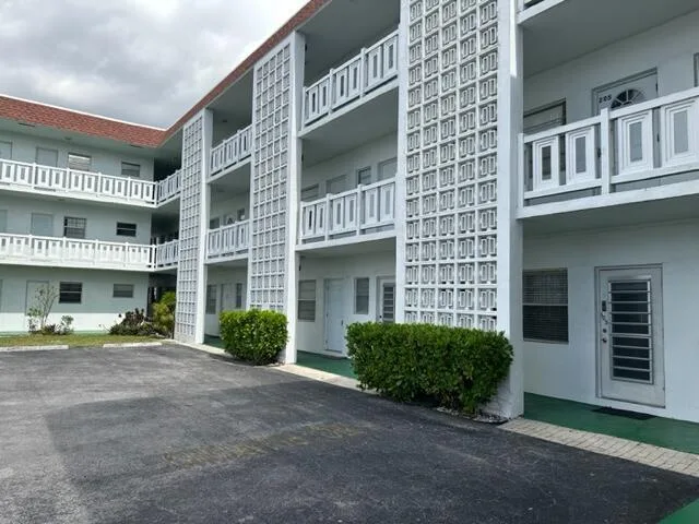 1380 NW 43 Terrace # 306, Lauderhill, FL 33313